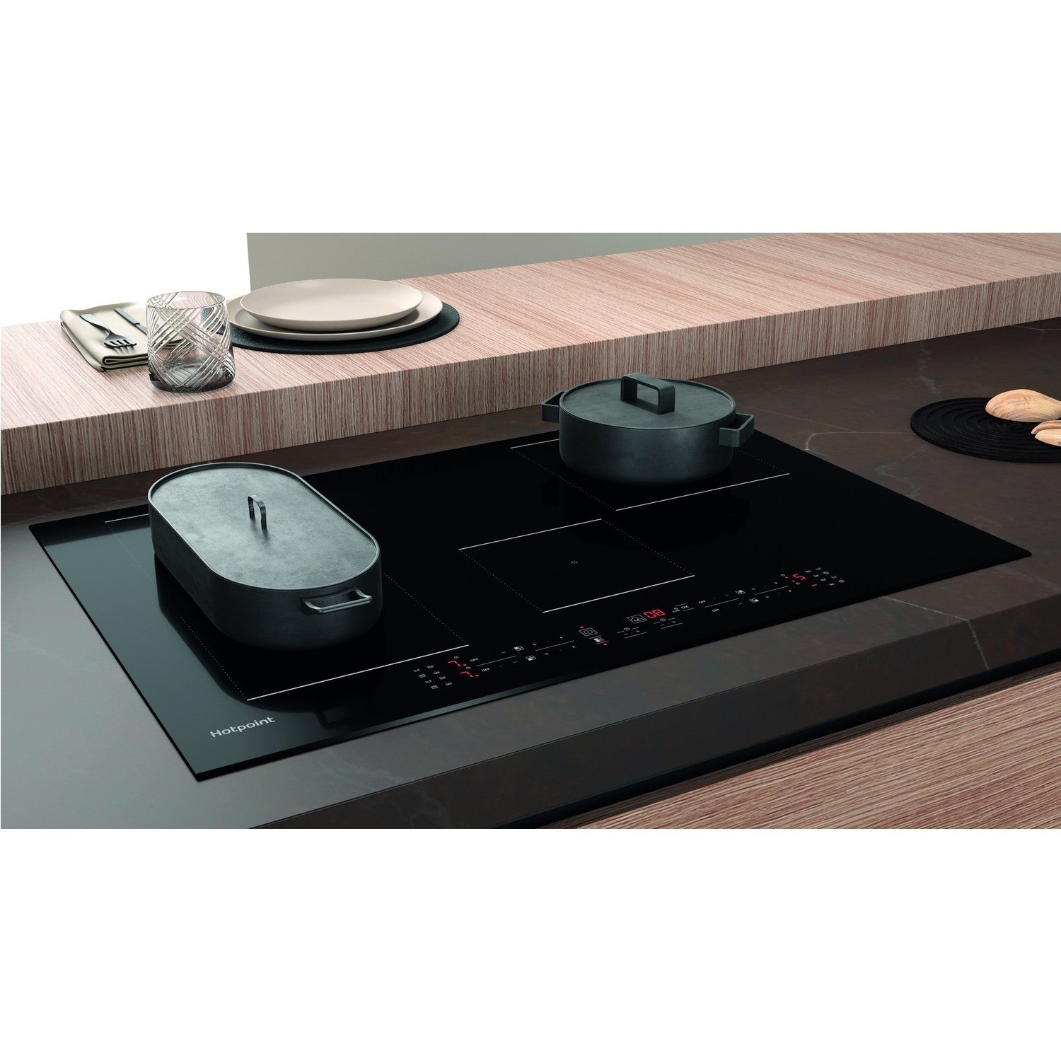 Hotpoint 77cm 4 Zone Induction Hob with CombiDuo