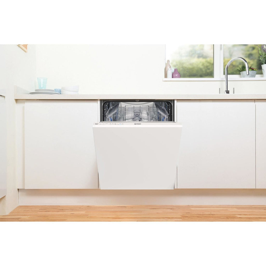 Indesit Fast&Clean Integrated Dishwasher - White control panel